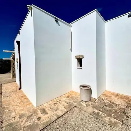 Trullo Damanera - Con Piscina E Uliveto Ostuni